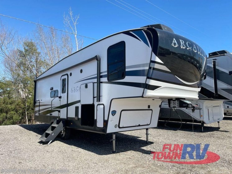 Email now about this 2025 Keystone Arcadia Super Lite 248SLRE! Used 2025 Keystone Arcadia Super Lite 248SLRE available in Cleburne, Texas