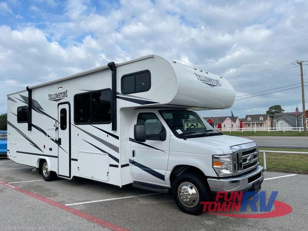 Email now about this 2025 Gulf Stream Yellowstone Class C 6280LE! Used 2025 Gulf Stream Yellowstone Class C 6280LE available in Cleburne, Texas