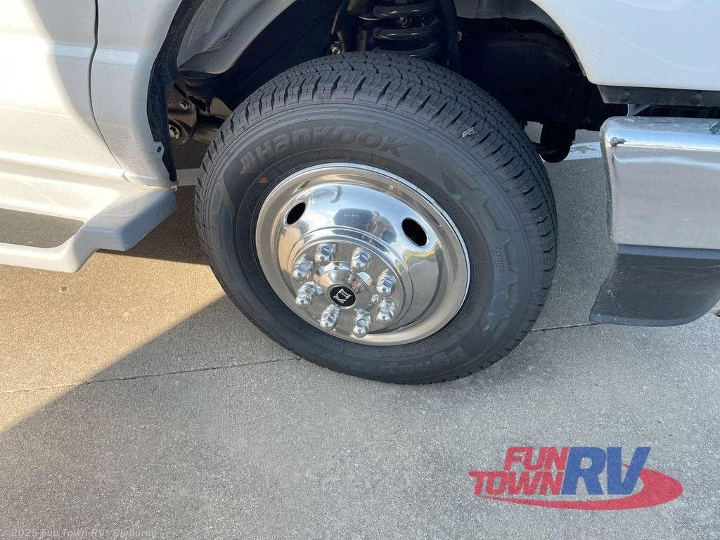 New 2026 Gulf Stream Yellowstone Y5245 available in Cleburne, Texas