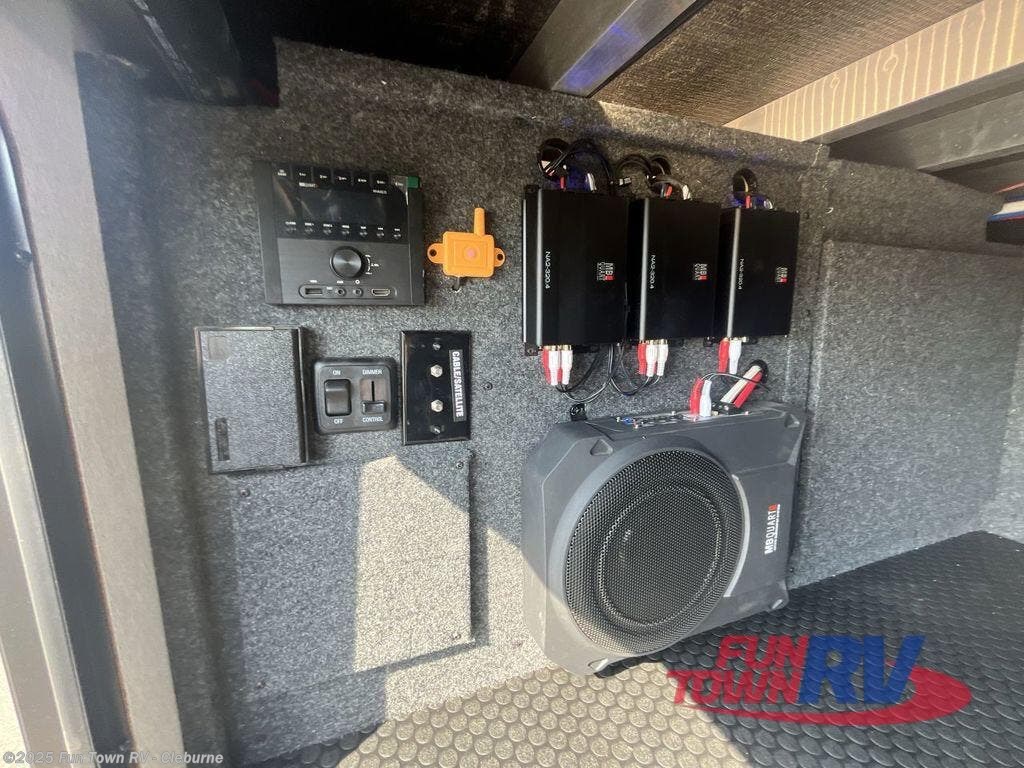 Contact us now about this 2025 East to West Takoda 350TH! 2025 Takoda 350TH by East to West from Fun Town RV - Cleburne in Cleburne, Texas