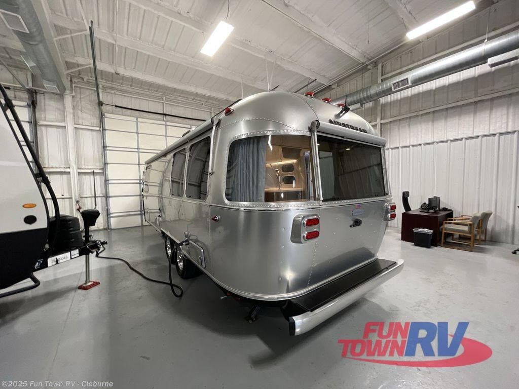 Used 2023 Airstream Globetrotter 25FB available in Cleburne, Texas