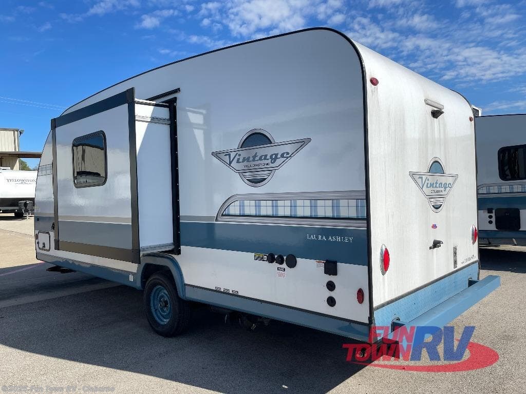 New 2025 Gulf Stream Yellowstone Vintage 19CSK available in Cleburne, Texas