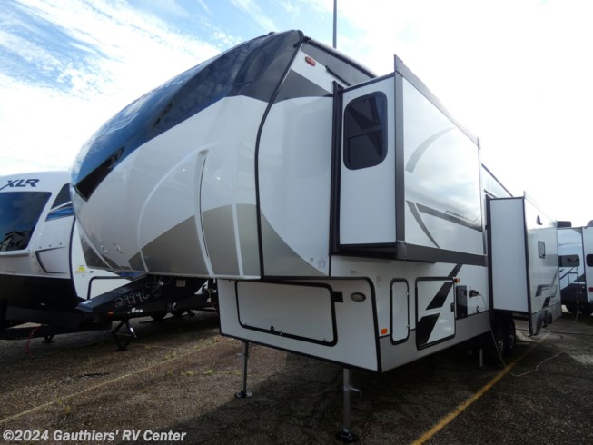2023 Chaparral 336TSIK by Coachmen from Gauthiers
