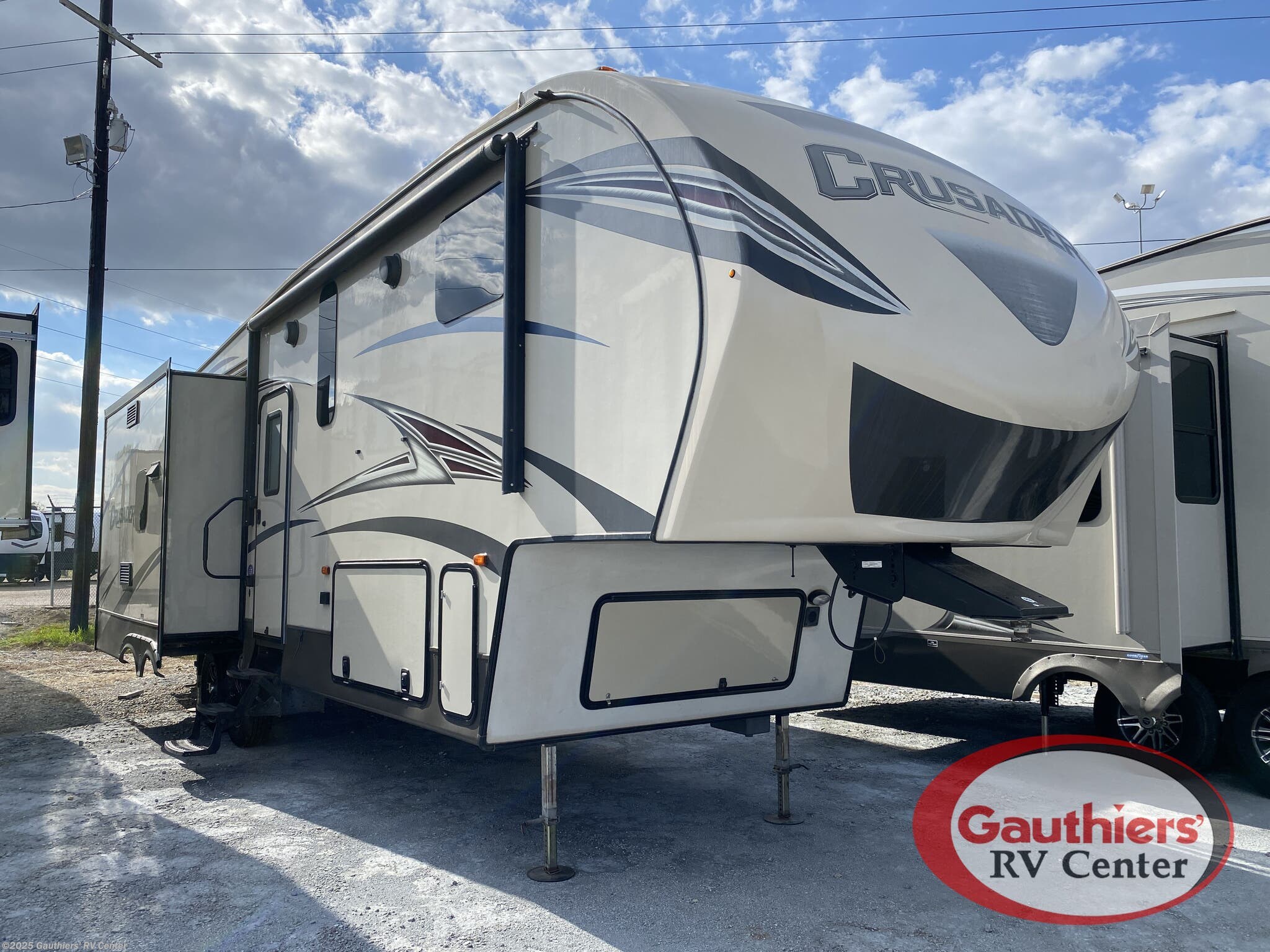 Email now about this 2016 Prime Time Crusader 315RST! Used 2016 Prime Time Crusader 315RST available in Scott, Louisiana