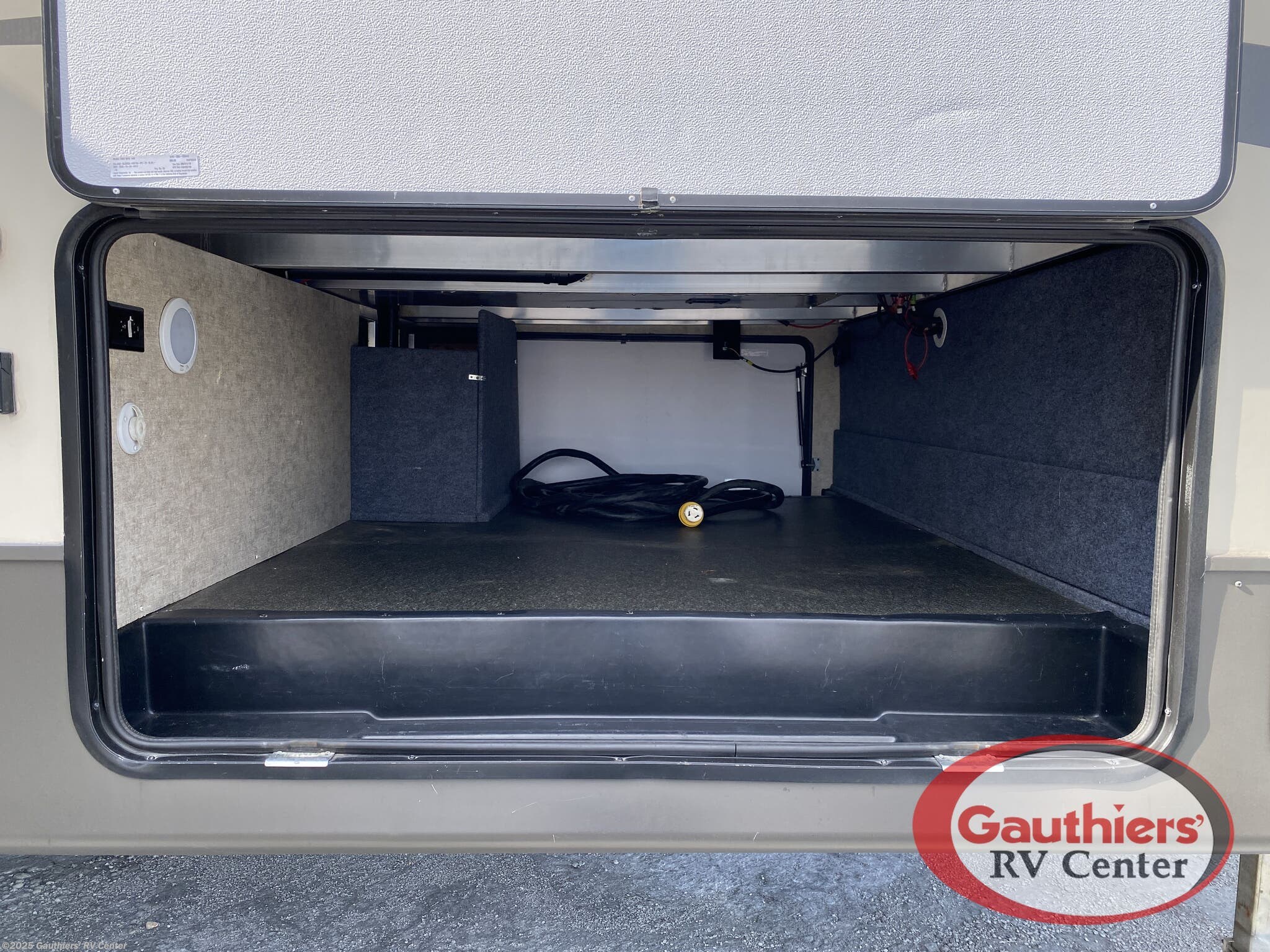 Used 2016 Prime Time Crusader 315RST available in Scott, Louisiana