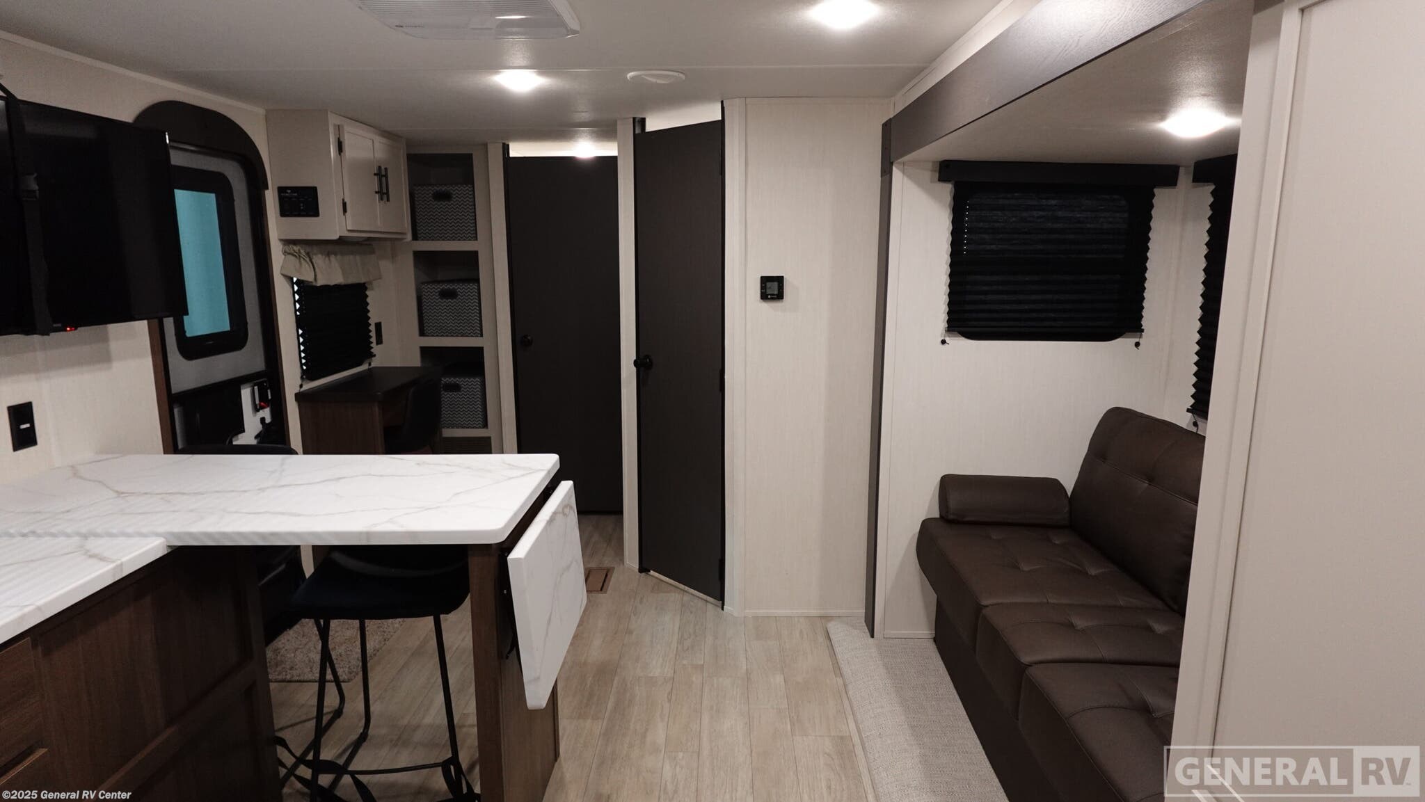 Call now about this 2026 Prime Time Avenger 25MKO! 2026 Prime Time Avenger 25MKO - New Travel Trailer For Sale by General RV Center in Brownstown Township, Michigan