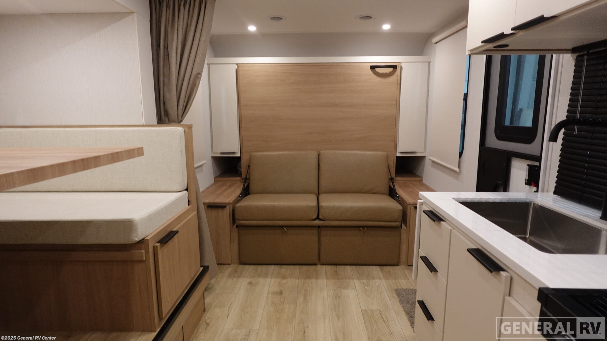 New 2026 Winnebago Micro Minnie 2108DS available in Brownstown Township, Michigan