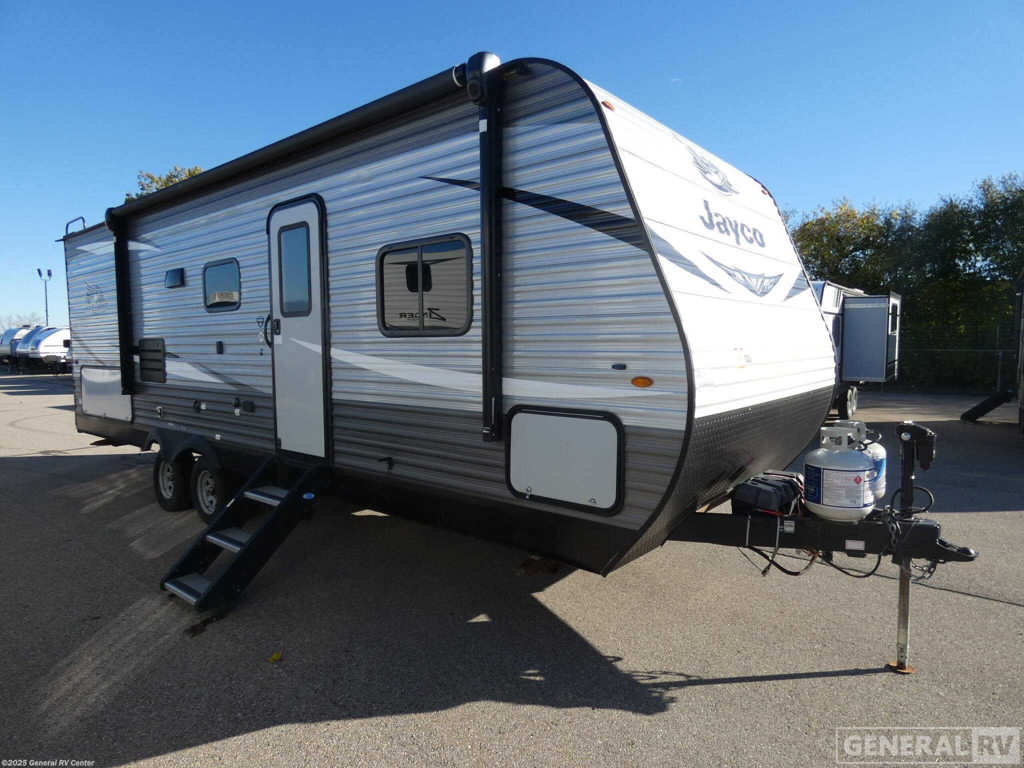 Email now about this 2020 Jayco Jay Flight SLX 8 242BHS! Used 2020 Jayco Jay Flight SLX 8 242BHS available in Brownstown Township, Michigan