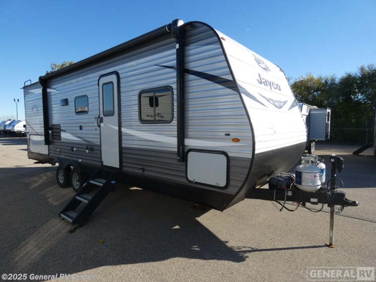 Email now about this 2020 Jayco Jay Flight SLX 8 242BHS! Used 2020 Jayco Jay Flight SLX 8 242BHS available in Brownstown Township, Michigan