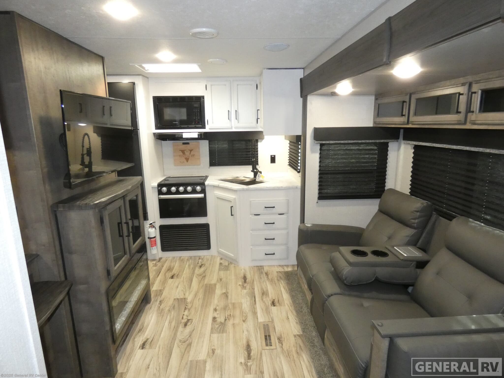Call now about this 2022 Venture RV SportTrek ST251VRK! 2022 Venture RV SportTrek ST251VRK - Used Travel Trailer For Sale by General RV Center in Brownstown Township, Michigan