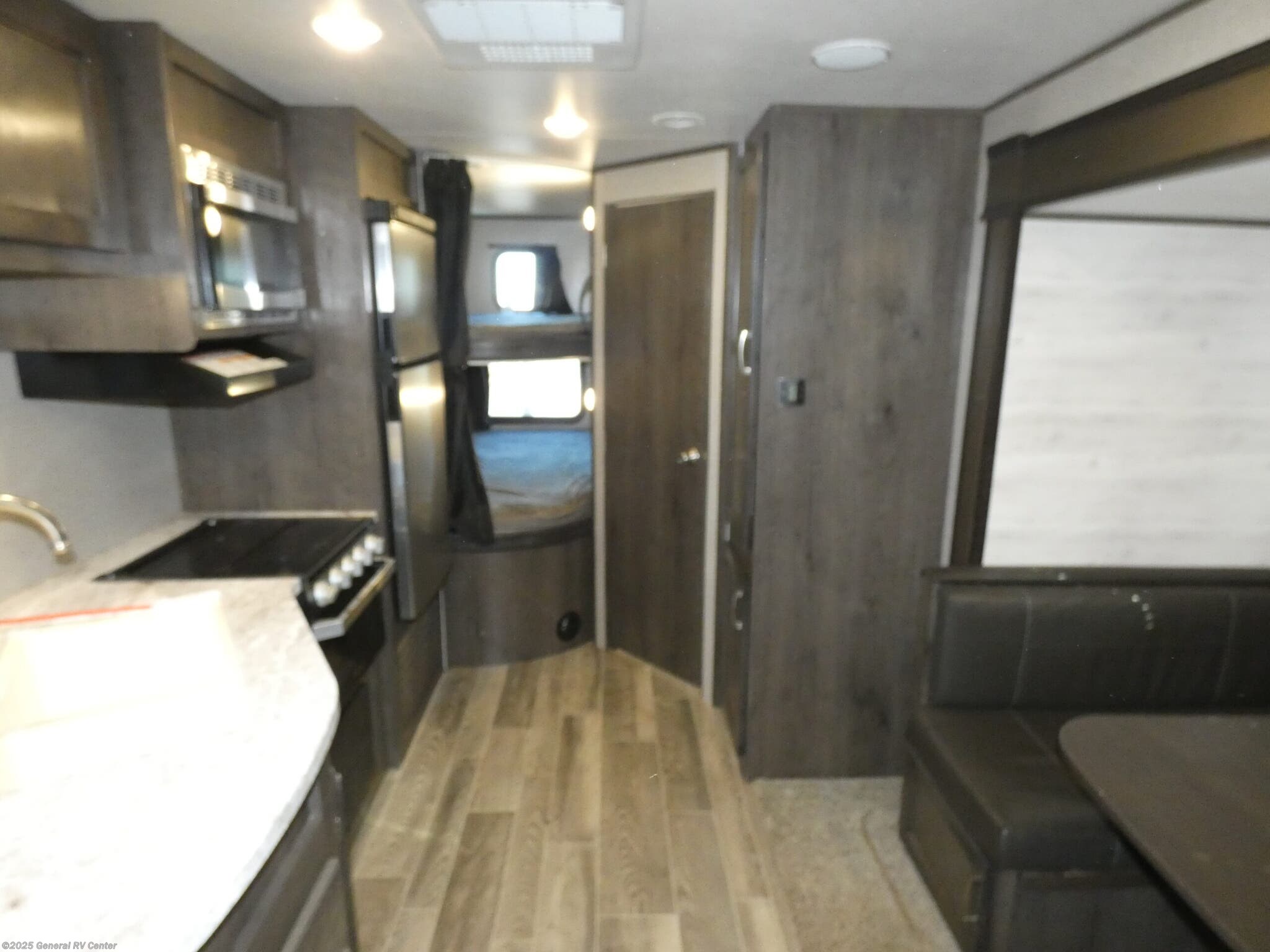 Call now about this 2021 Jayco Jay Flight SLX 242BHS! 2021 Jayco Jay Flight SLX 242BHS - Used Travel Trailer For Sale by General RV Center in Brownstown Township, Michigan