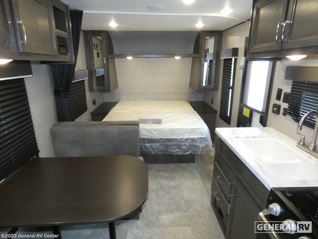 Used 2020 Jayco Jay Flight SLX 8 224BH available in Brownstown Township, Michigan