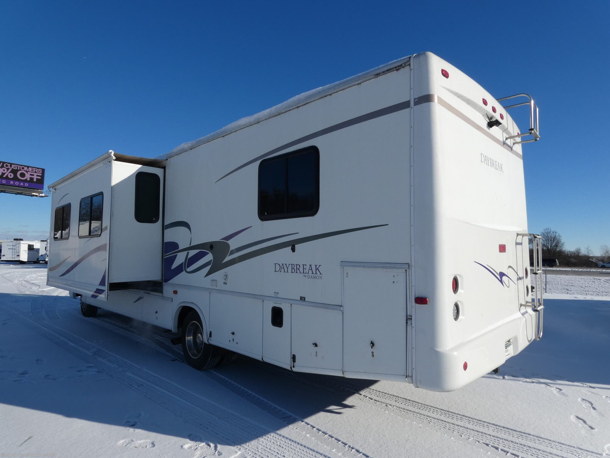 Contact us now about this 2004 Thor Motor Coach Daybreak 3270! 2004 Daybreak 3270 by Thor Motor Coach from General RV Center in Brownstown Township, Michigan
