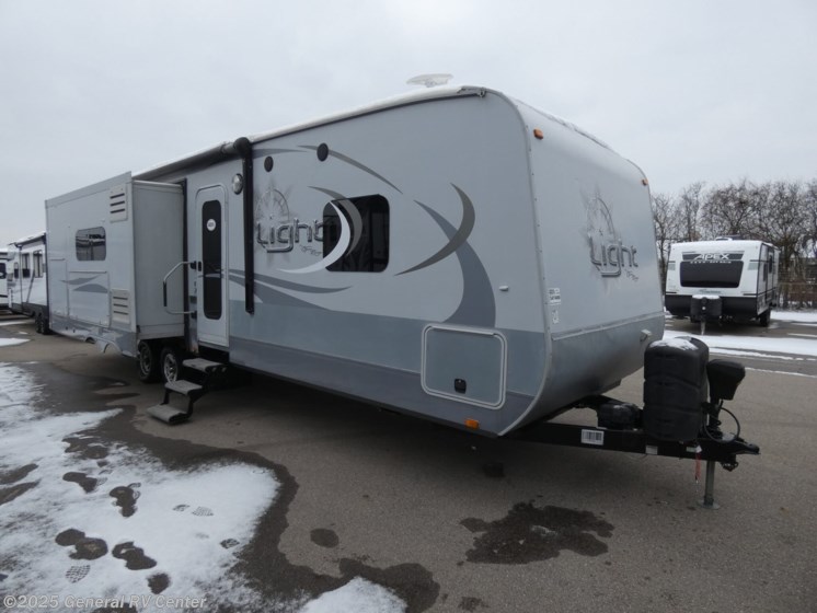 Email now about this 2015 Highland Ridge Open Range 272RLS! Used 2015 Highland Ridge Open Range 272RLS available in Brownstown Township, Michigan