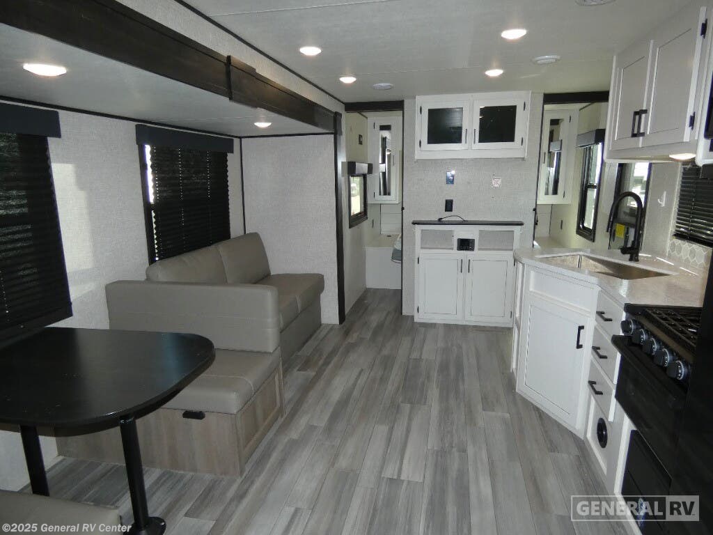 Used 2024 Highland Ridge Open Range 26BHS available in Mount Clemens, Michigan