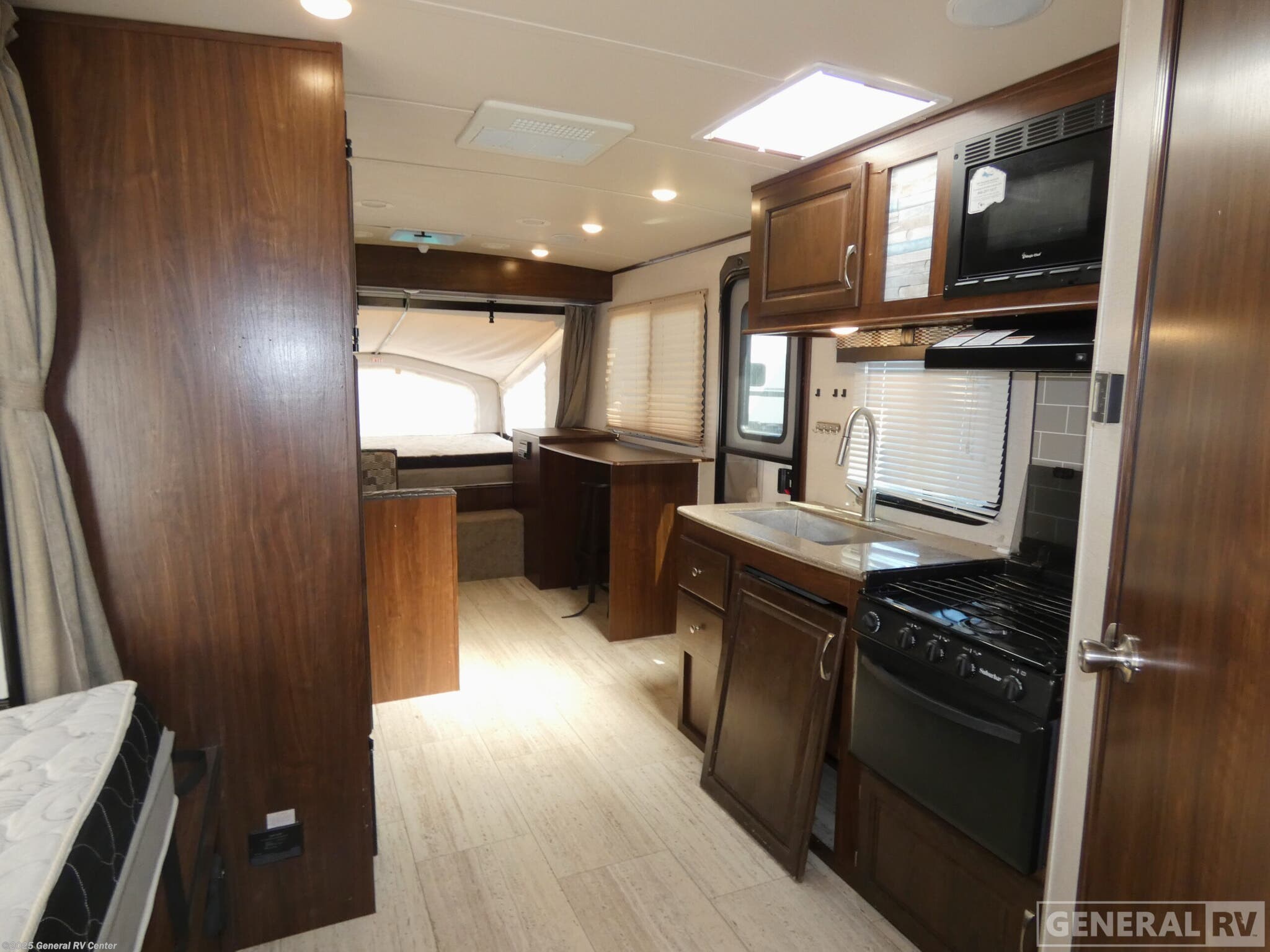 Used 2019 Palomino PALIMINO 185X available in Mount Clemens, Michigan