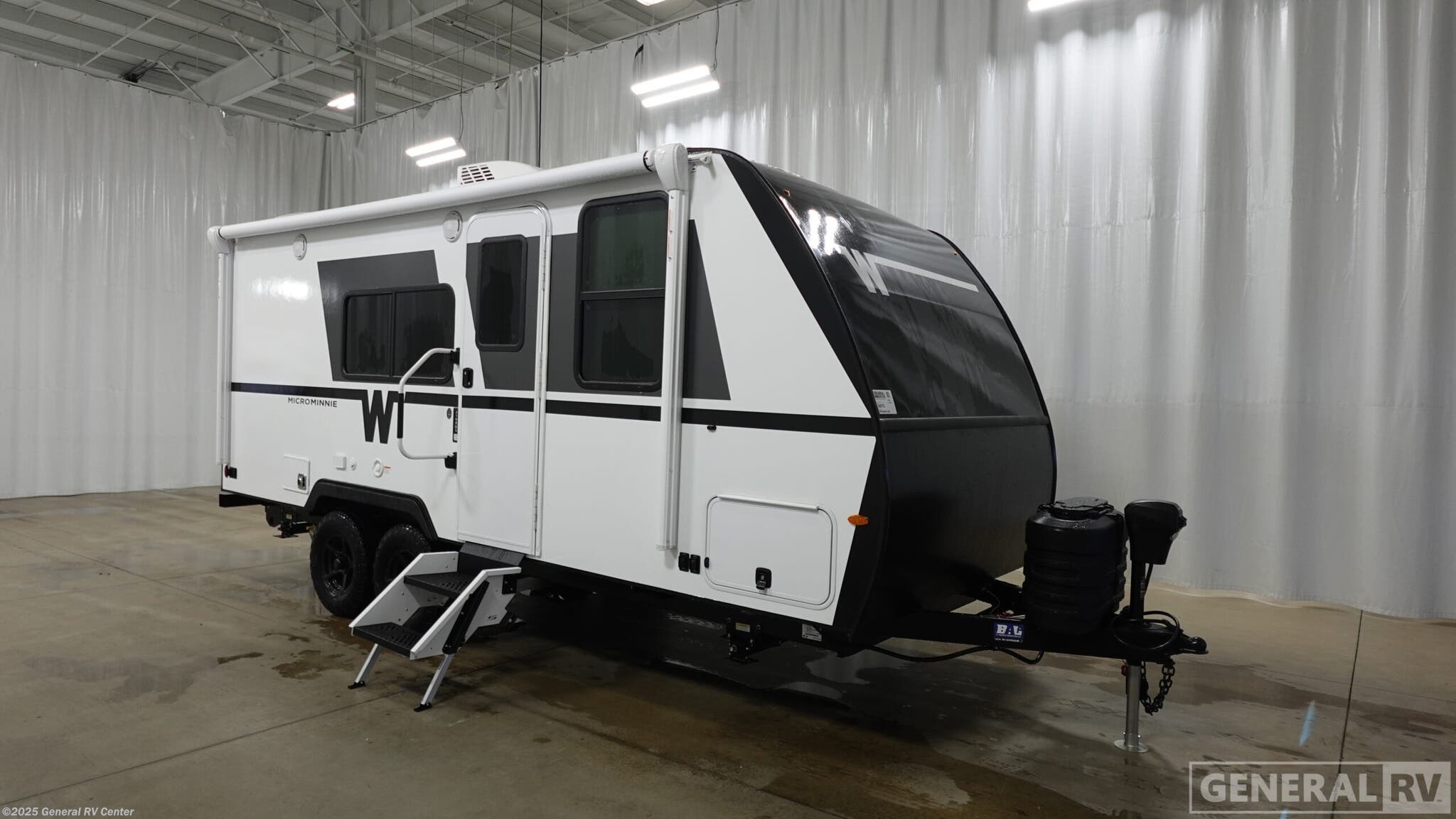 Email now about this 2026 Winnebago Micro Minnie 2108DS! New 2026 Winnebago Micro Minnie 2108DS available in Mount Clemens, Michigan