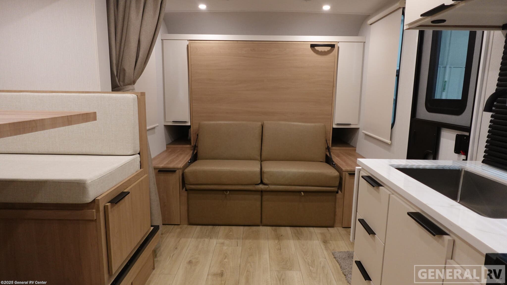 New 2026 Winnebago Micro Minnie 2108DS available in Mount Clemens, Michigan