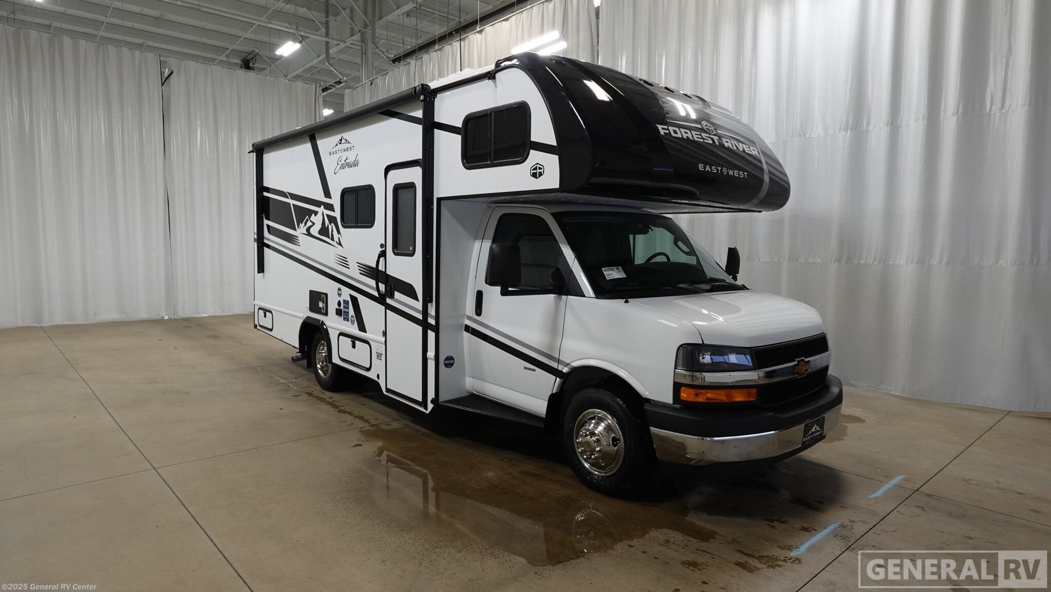 Email now about this 2026 East to West Entrada 220S! New 2026 East to West Entrada 220S available in Mount Clemens, Michigan