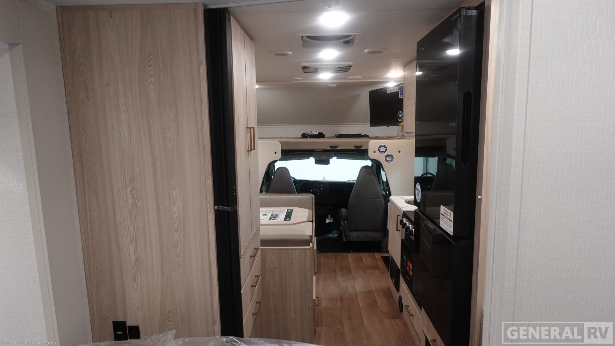 New 2026 East to West Entrada 220S available in Mount Clemens, Michigan