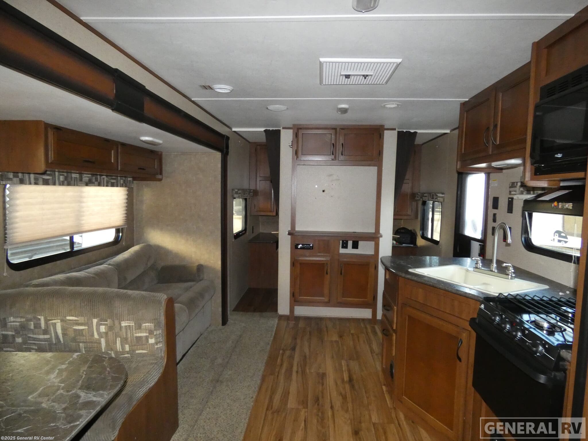 Used 2016 Jayco Flight SLX 267BHSW available in Mount Clemens, Michigan