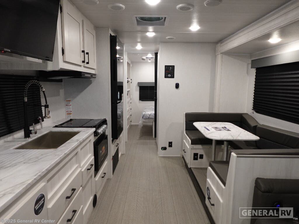 Call now about this 2026 East to West Entrada 2950OK! 2026 East to West Entrada 2950OK - New Class C For Sale by General RV Center in Elizabethtown, Pennsylvania