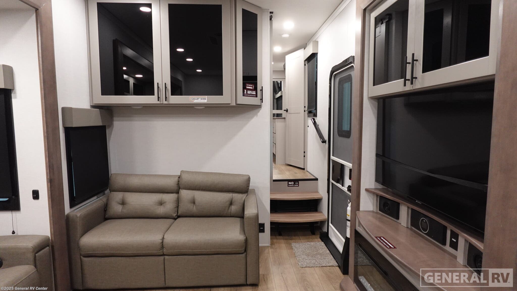 New 2026 Alliance RV Valor 40V13 available in Elizabethtown, Pennsylvania