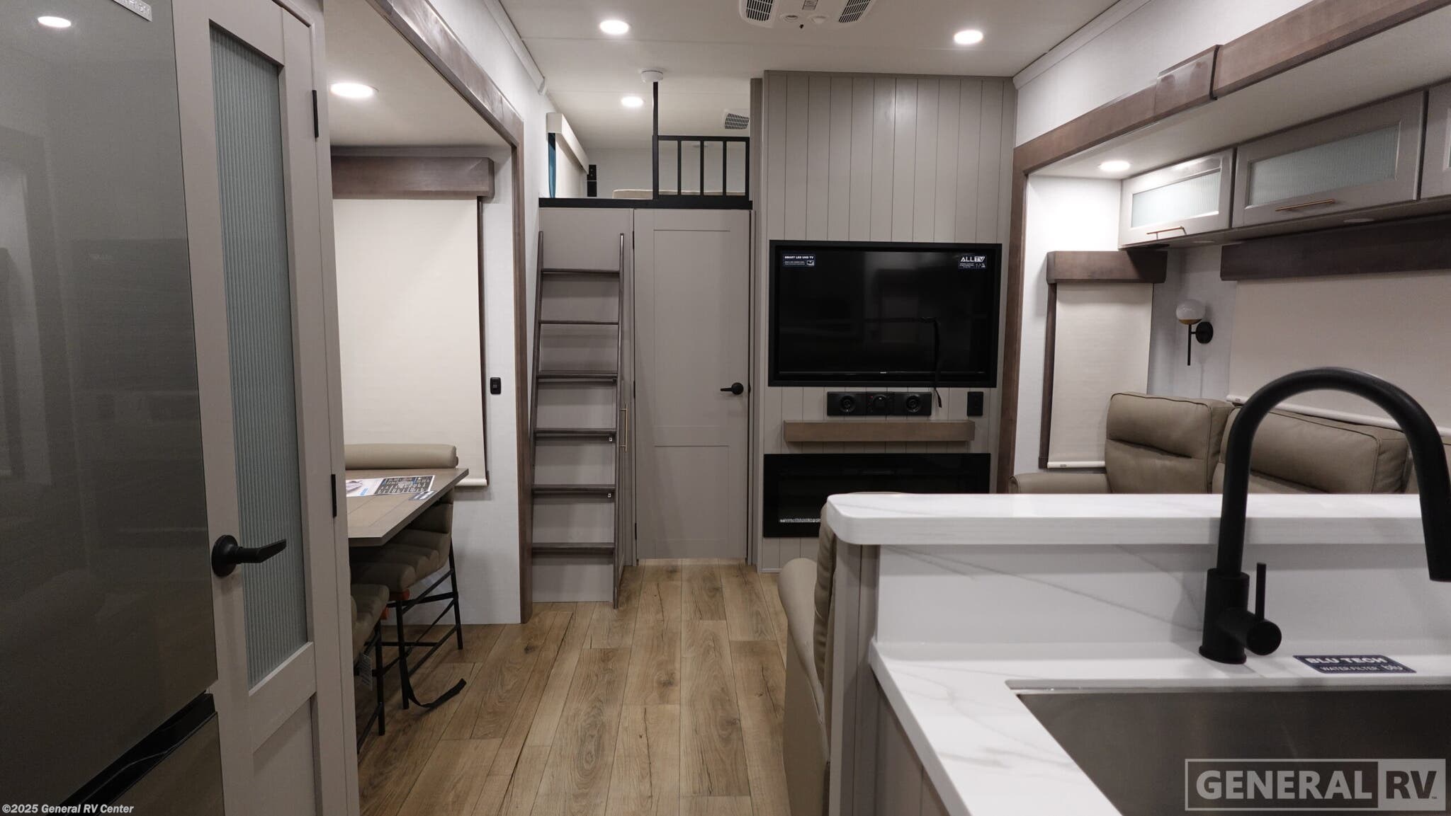 Call now about this 2026 Alliance RV Paradigm 395DS! 2026 Alliance RV Paradigm 395DS - New Fifth Wheel For Sale by General RV Center in Elizabethtown, Pennsylvania