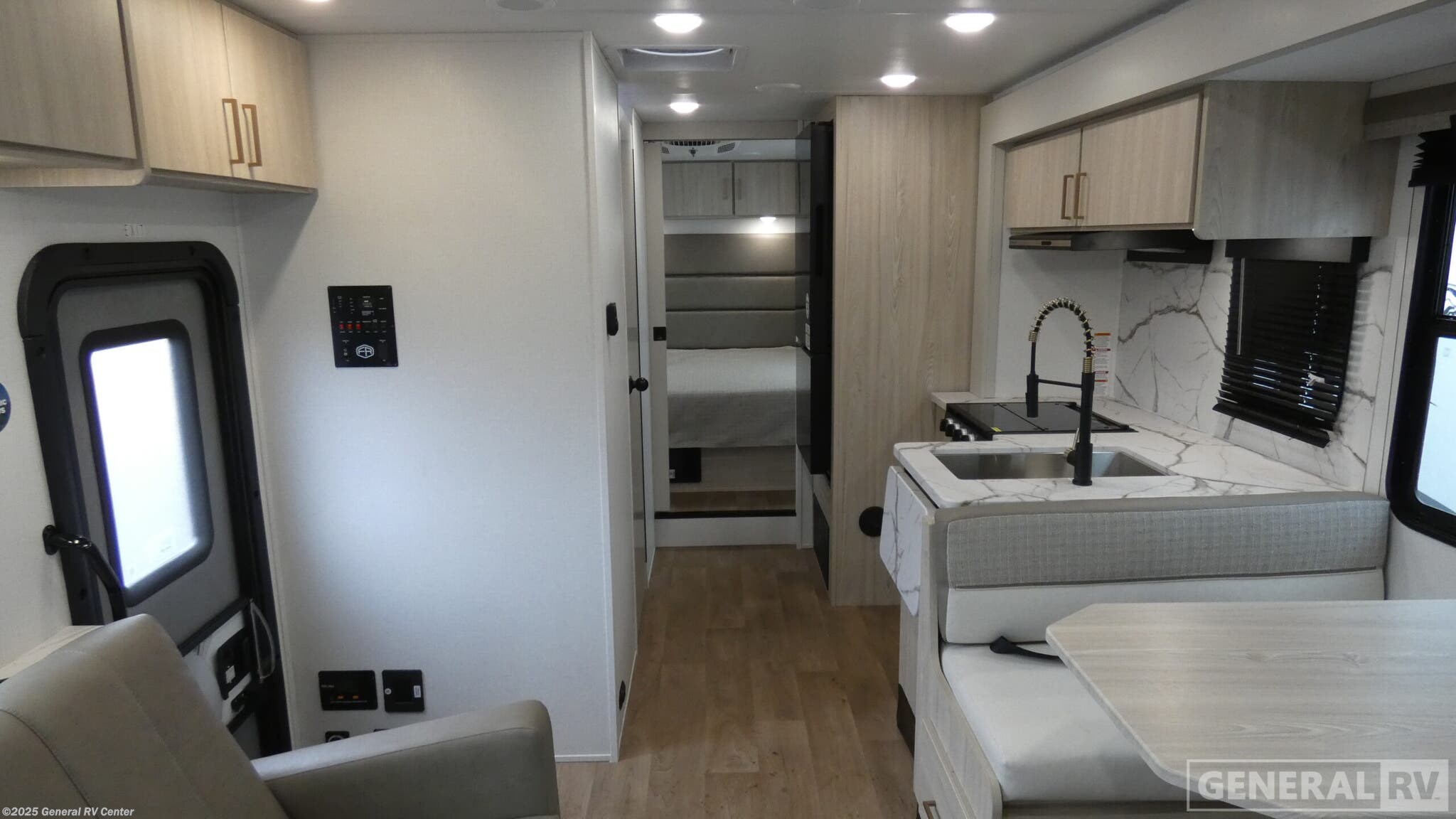 Call now about this 2026 East to West Entrada 2800S! 2026 East to West Entrada 2800S - New Class C For Sale by General RV Center in Elizabethtown, Pennsylvania