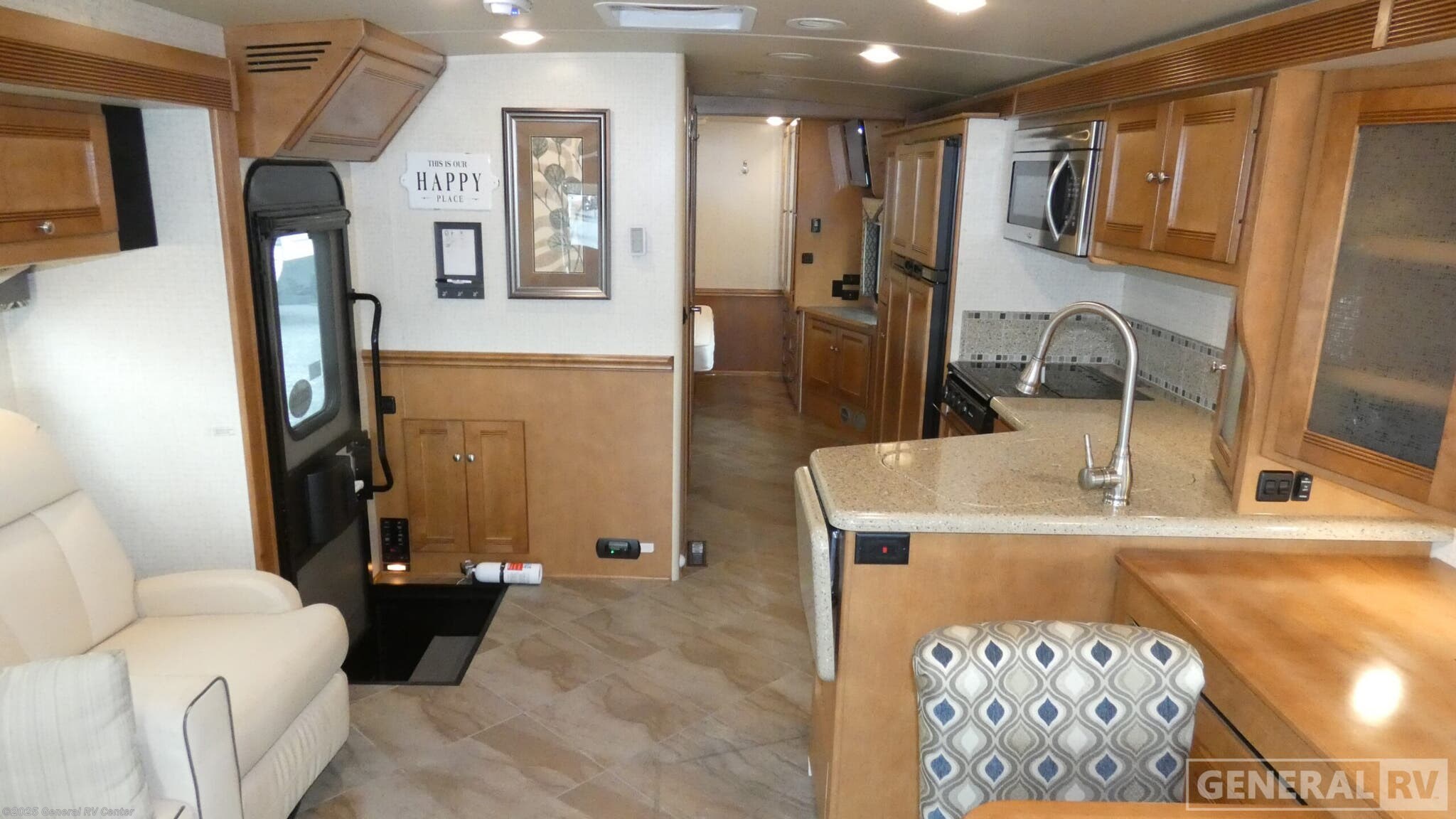 Call now about this 2019 Winnebago Sightseer 33C! 2019 Winnebago Sightseer 33C - Used Class A For Sale by General RV Center in Elizabethtown, Pennsylvania