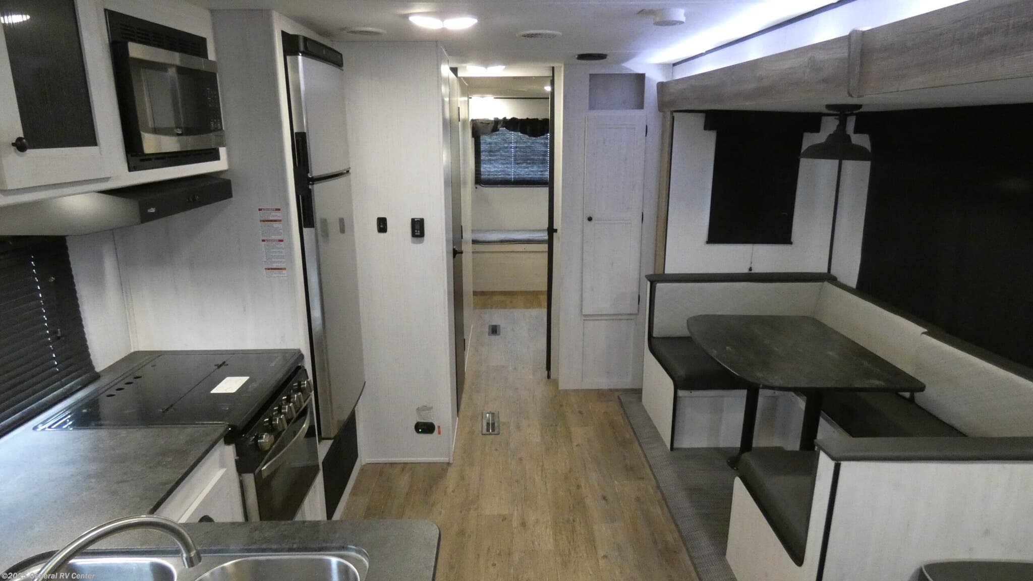 Call now about this 2021 Heartland Trail Runner 325ODK! 2021 Heartland Trail Runner 325ODK - Used Travel Trailer For Sale by General RV Center in Elizabethtown, Pennsylvania