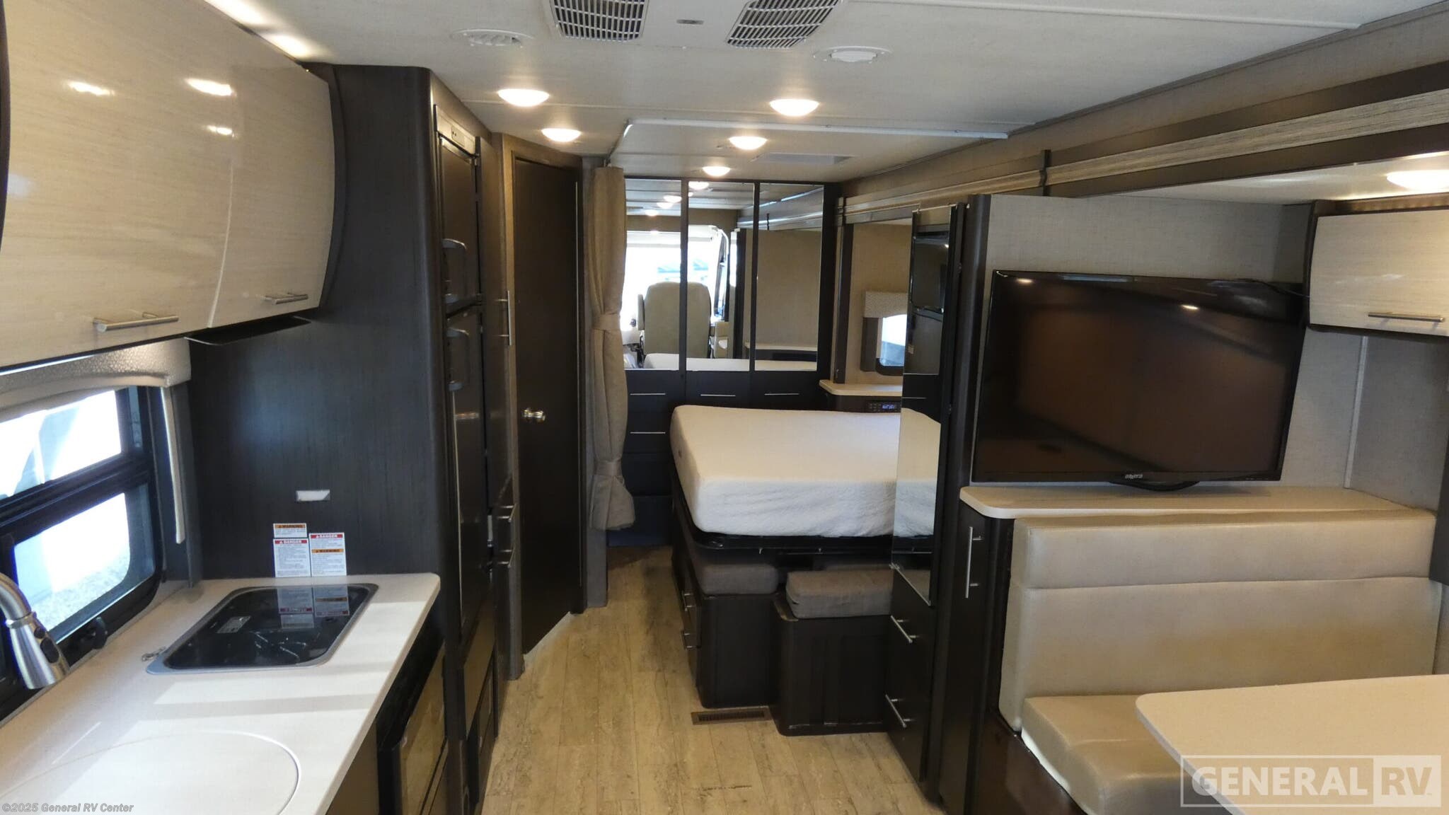 Call now about this 2018 Thor Motor Coach Vegas 25.6! 2018 Thor Motor Coach Vegas 25.6 - Used Class A For Sale by General RV Center in Elizabethtown, Pennsylvania