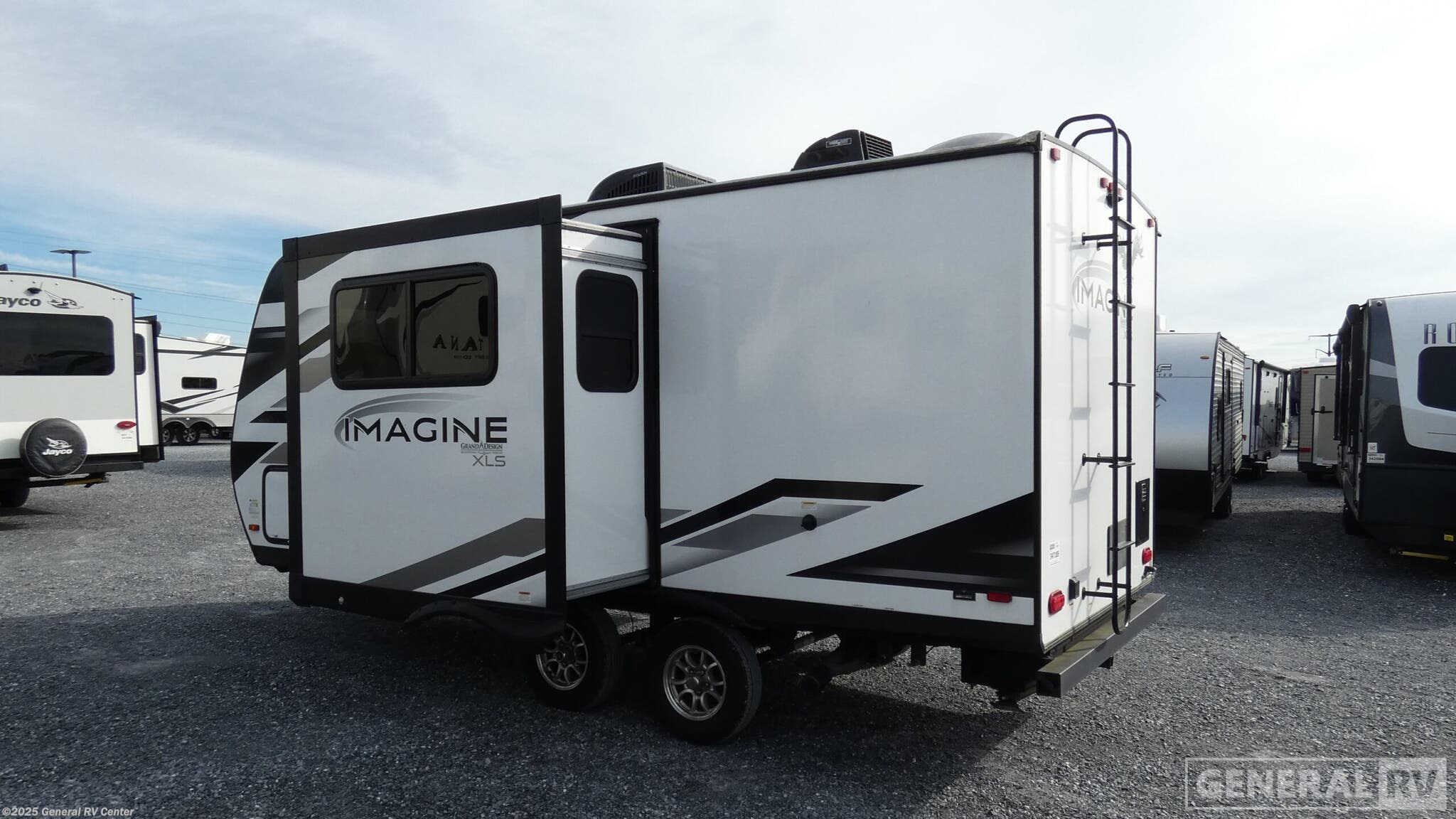 Contact us now about this 2022 Grand Design Imagine XLS 17MKE! 2022 Imagine XLS 17MKE by Grand Design from General RV Center in Elizabethtown, Pennsylvania