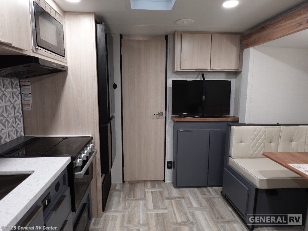 Contact us now about this 2025 Prime Time Tracer 190RB! 2025 Tracer 190RB by Prime Time from General RV Center in Wayland, Michigan