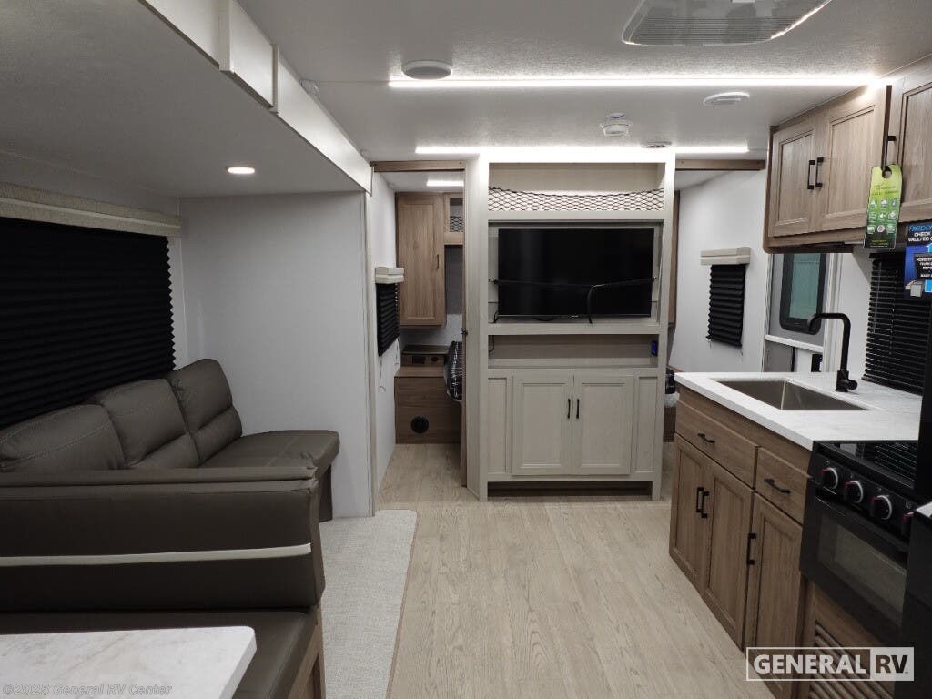 New 2026 Coachmen Freedom EXPRS 29SE available in Wayland, Michigan