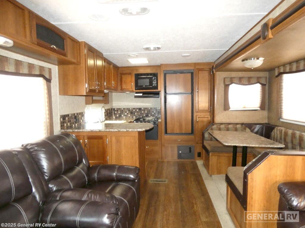 Contact us now about this 2016 Prime Time Avenger 28RKS-1SL! 2016 Avenger 28RKS-1SL by Prime Time from General RV Center in Wayland, Michigan