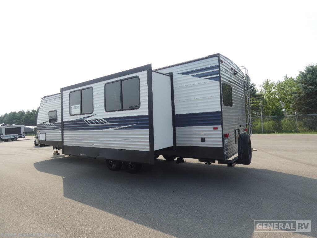 Used 2020 CrossRoads Zinger 299RE available in Wayland, Michigan