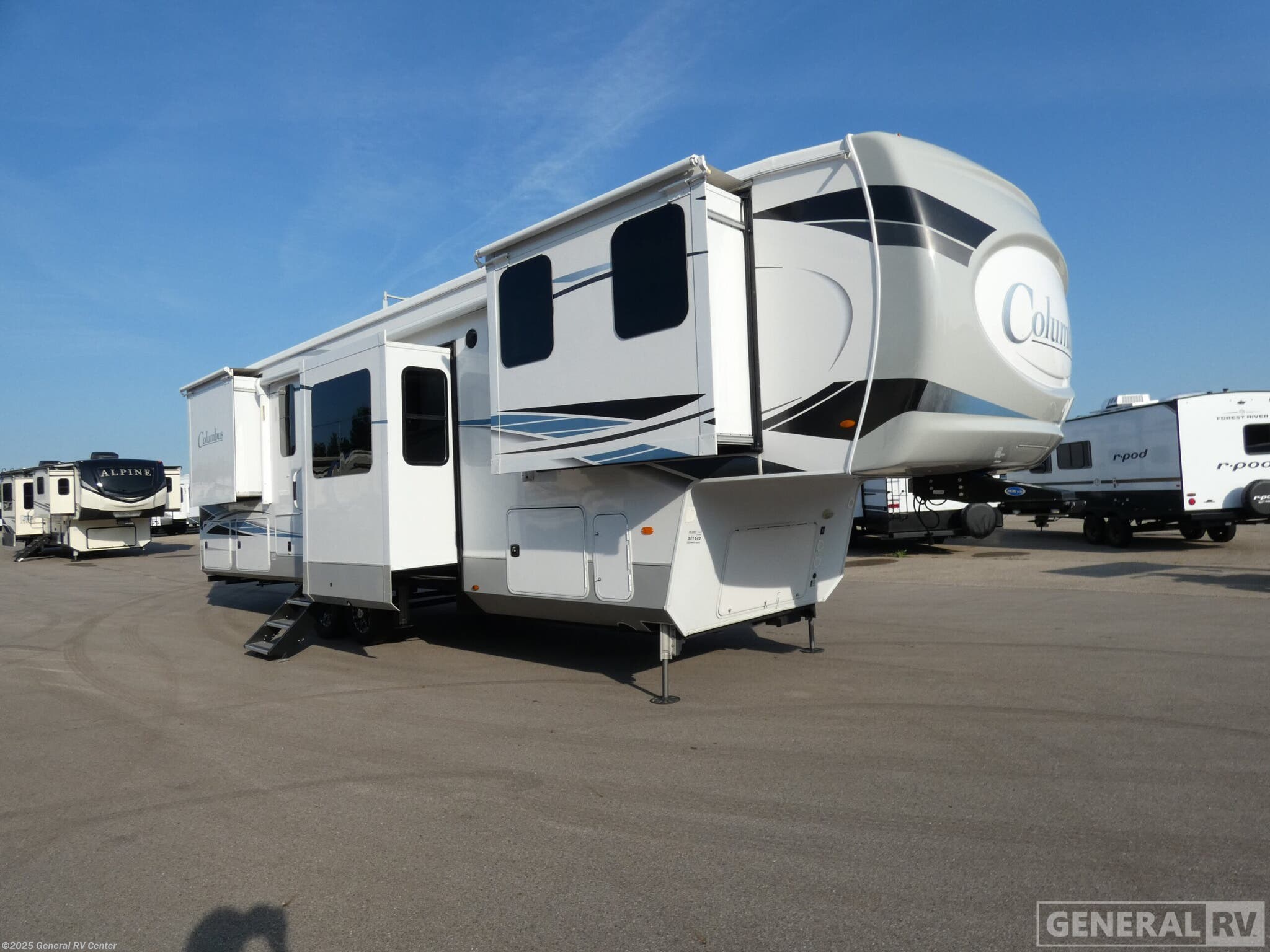 Email now about this 2022 Palomino Columbus 388FK! Used 2022 Palomino Columbus 388FK available in Wayland, Michigan