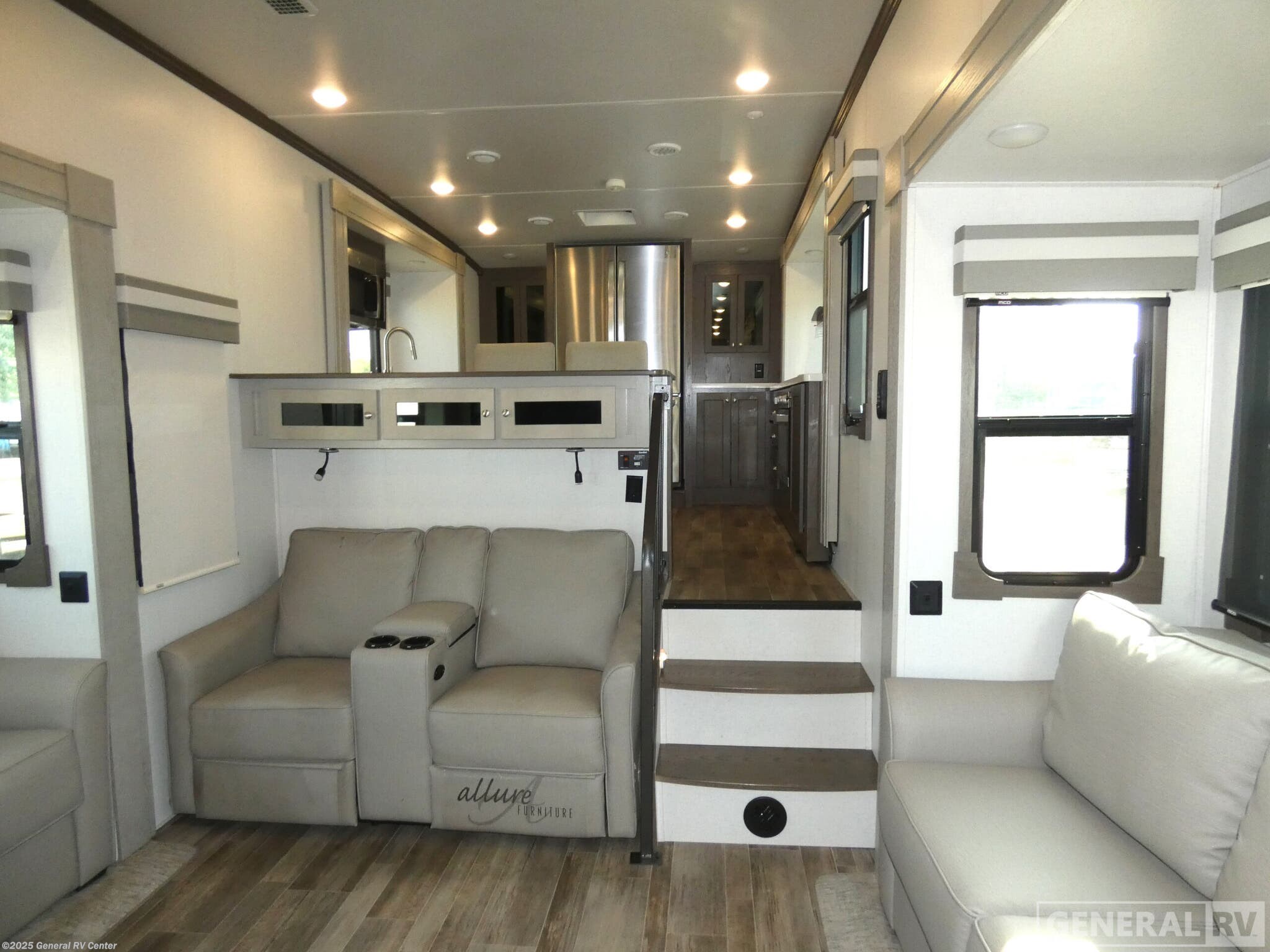 Used 2022 Palomino Columbus 388FK available in Wayland, Michigan