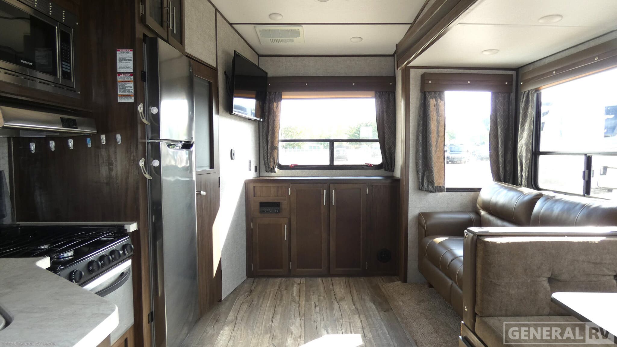 Call now about this 2018 Forest River Cherokee Arctic Wolf 255DRL4! 2018 Forest River Cherokee Arctic Wolf 255DRL4 - Used Fifth Wheel For Sale by General RV Center in Wayland, Michigan