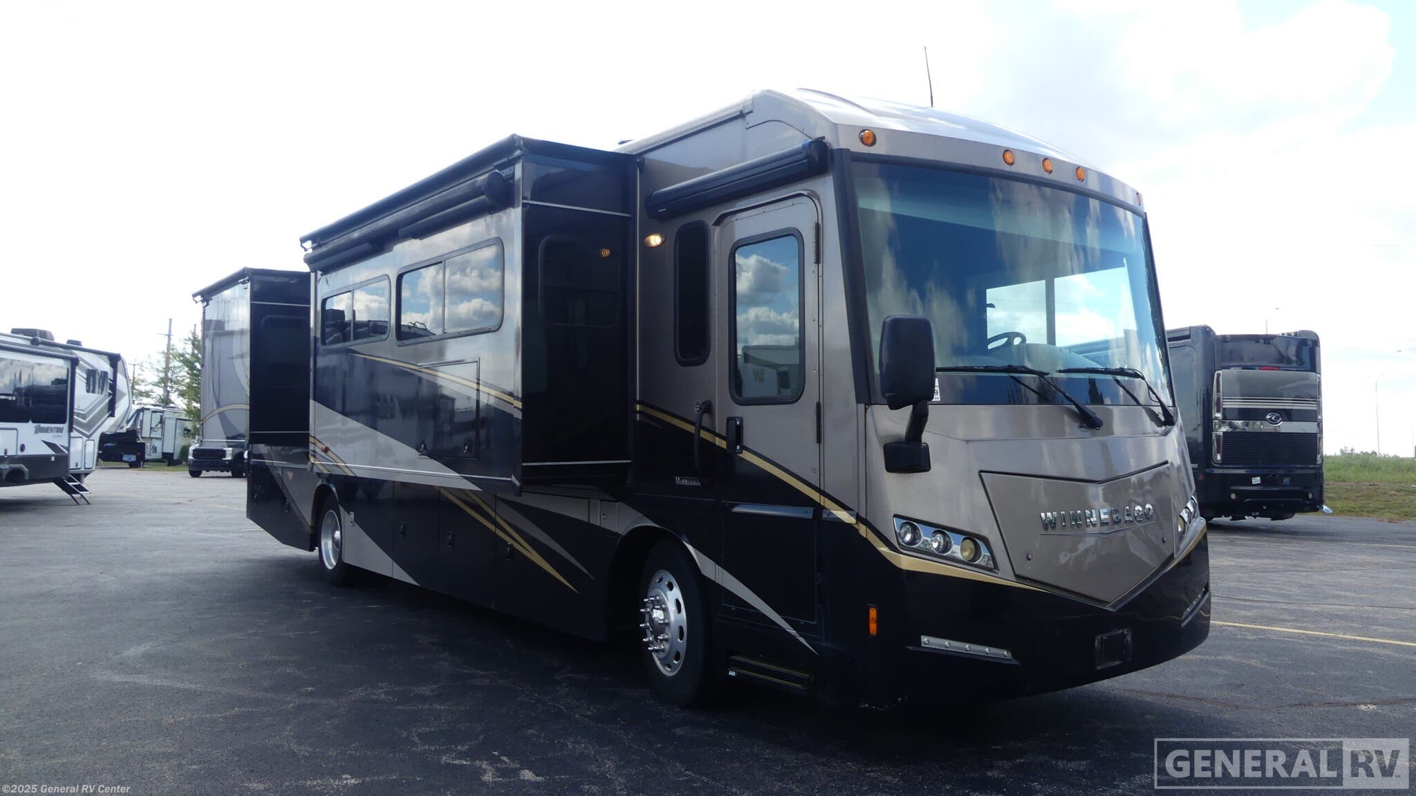 Email now about this 2016 Winnebago Solei 36G! Used 2016 Winnebago Solei 36G available in Wayland, Michigan