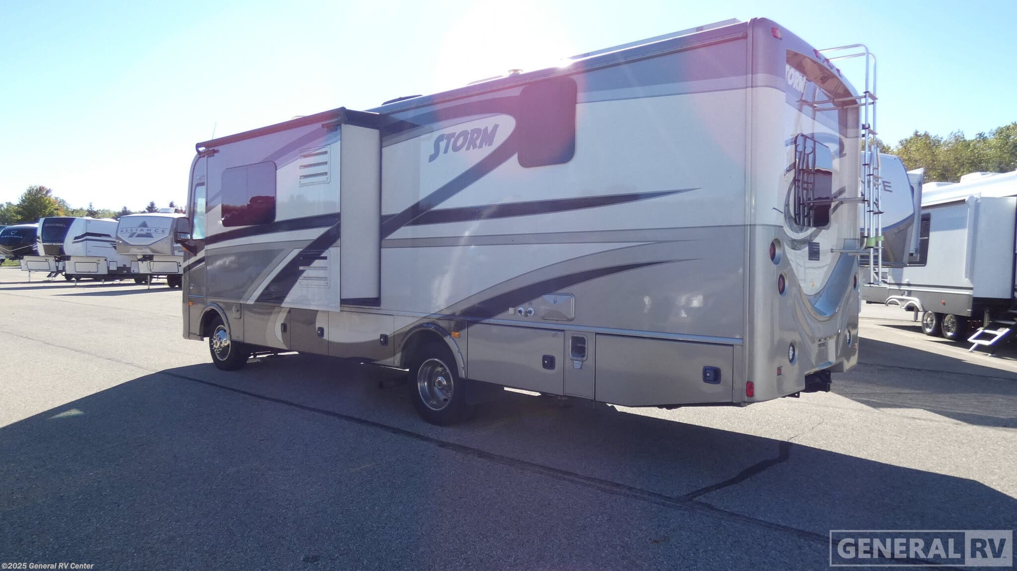 Contact us now about this 2016 Fleetwood Storm 30L! 2016 Storm 30L by Fleetwood from General RV Center in Wayland, Michigan