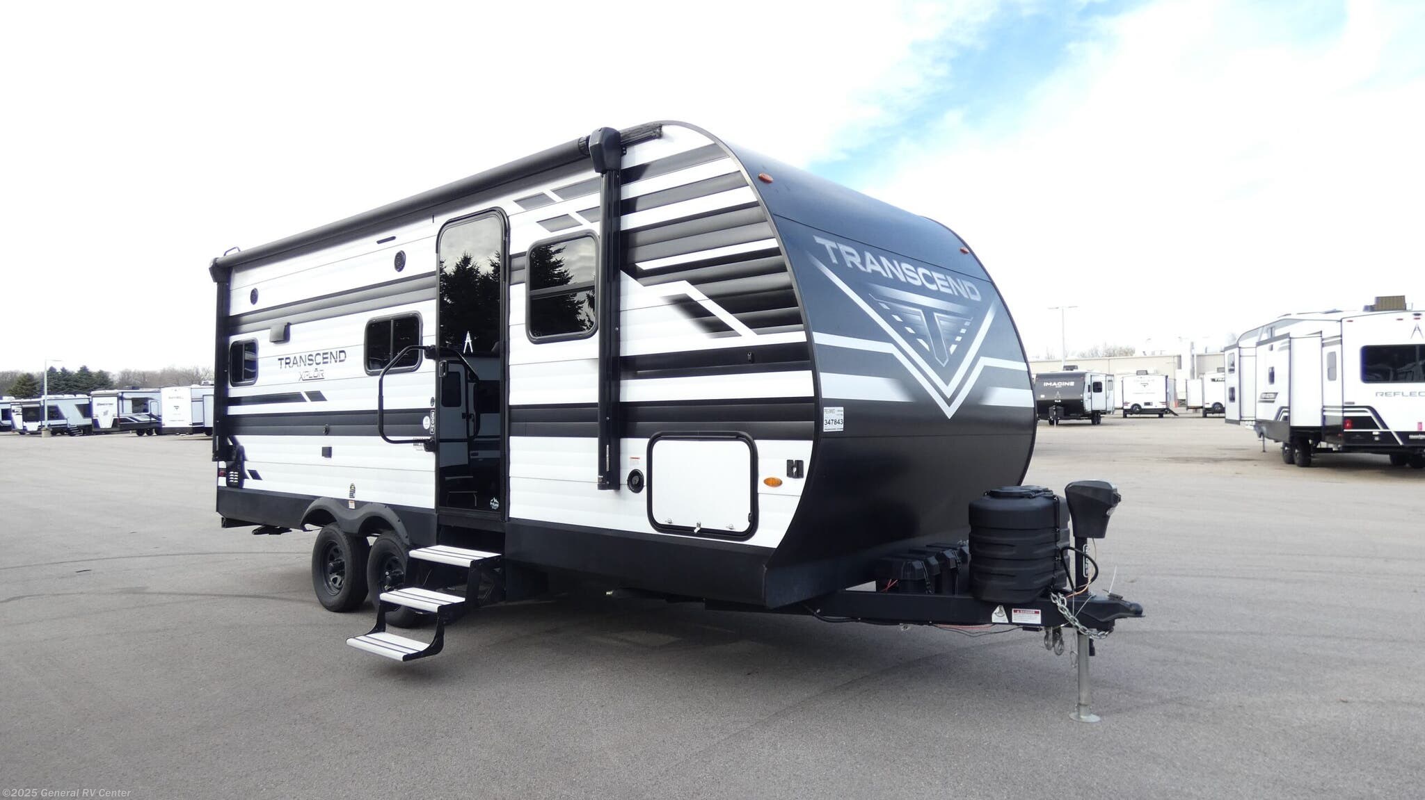 Email now about this 2024 Grand Design Transcend Xplor 200MK! Used 2024 Grand Design Transcend Xplor 200MK available in Wayland, Michigan