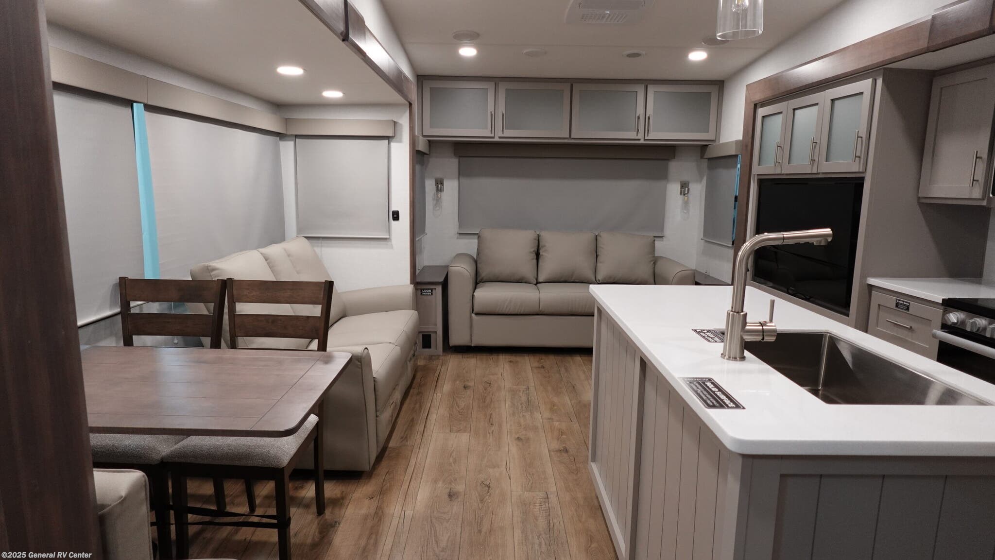Call now about this 2026 Alliance RV Avenue 29RL! 2026 Alliance RV Avenue 29RL - New Fifth Wheel For Sale by General RV Center in Wayland, Michigan