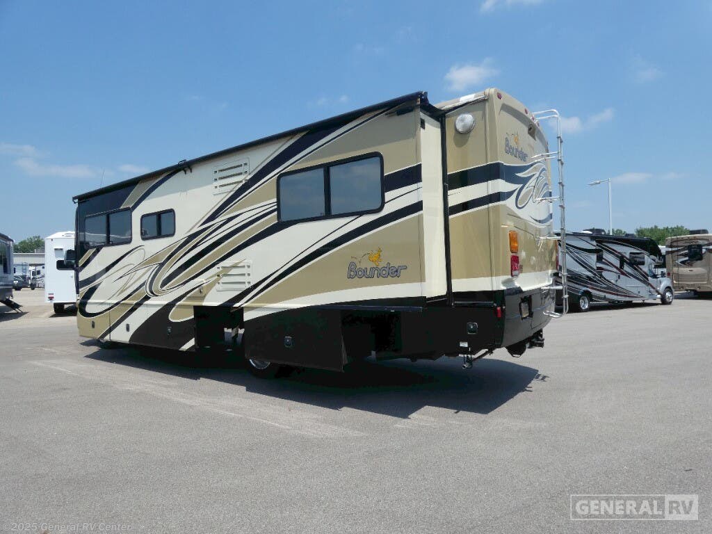 Used 2010 Fleetwood Bounder Classic 33U-1SLD available in Wayland, Michigan