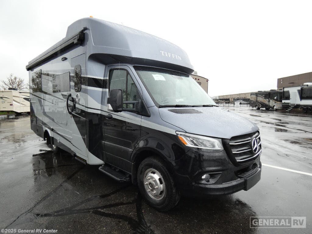 Email now about this 2026 Tiffin Wayfarer 25XLW! New 2026 Tiffin Wayfarer 25XLW available in Wixom, Michigan