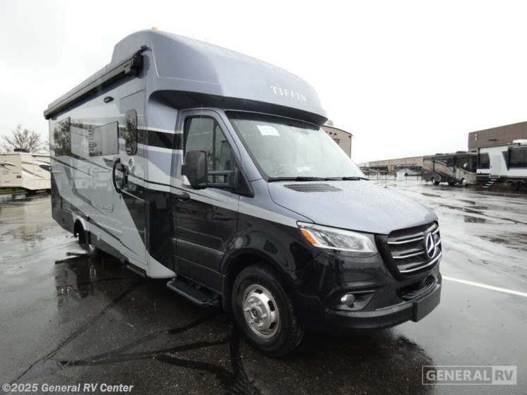 Email now about this 2026 Tiffin Wayfarer 25XLW! New 2026 Tiffin Wayfarer 25XLW available in Wixom, Michigan