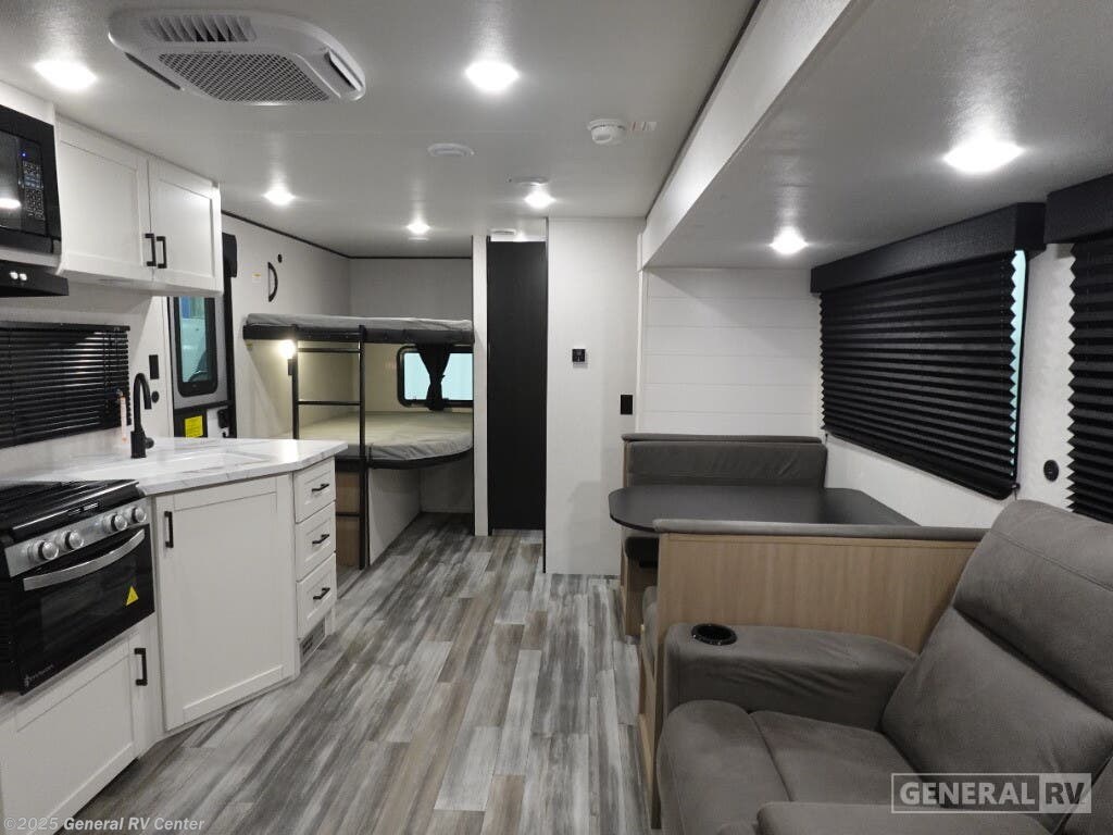 Call now about this 2026 Jayco Flight 263BHS! 2026 Jayco Flight 263BHS - New Travel Trailer For Sale by General RV Center in Wixom, Michigan