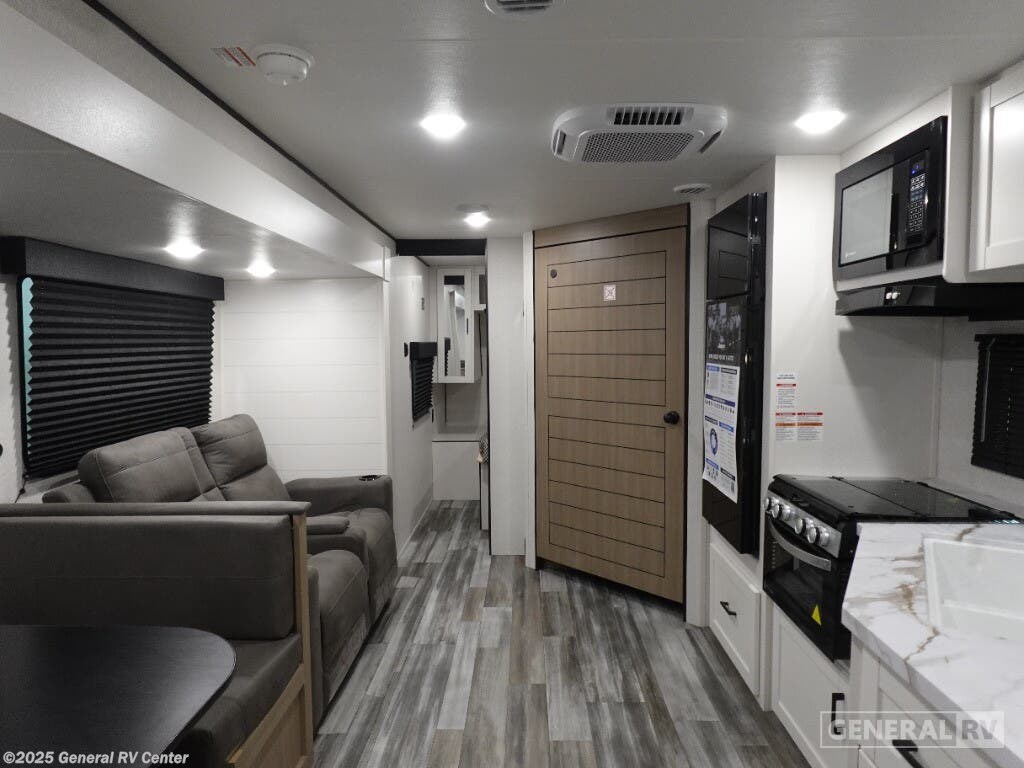 New 2026 Jayco Flight 263BHS available in Wixom, Michigan