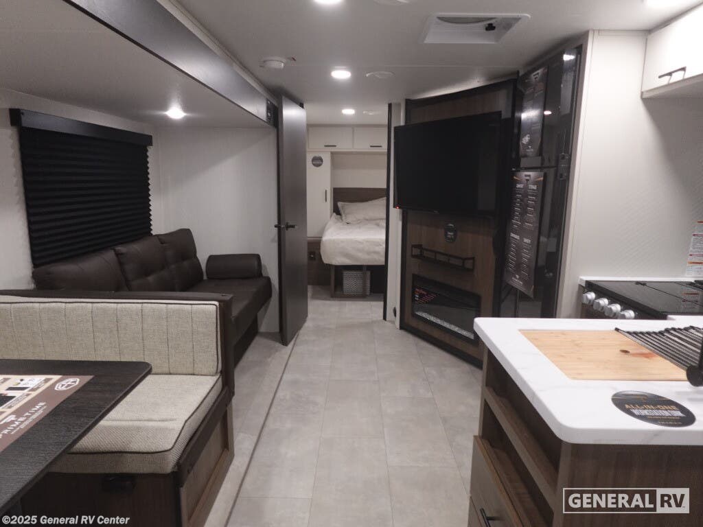 New 2026 Prime Time Tracer 295DB available in Wixom, Michigan